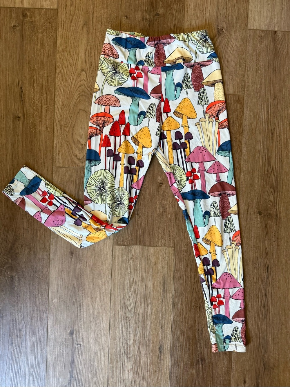LuLaRoe Multicolor Mushroom Print Leggings OS